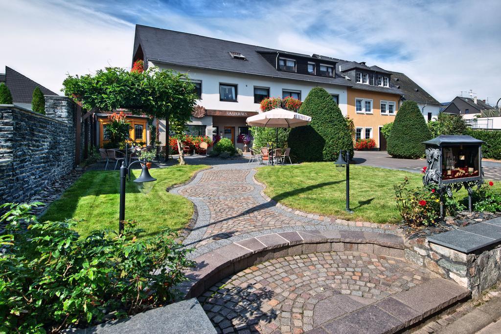 Hôtel Wein & Gastehaus Hermeshof à Trittenheim Extérieur photo