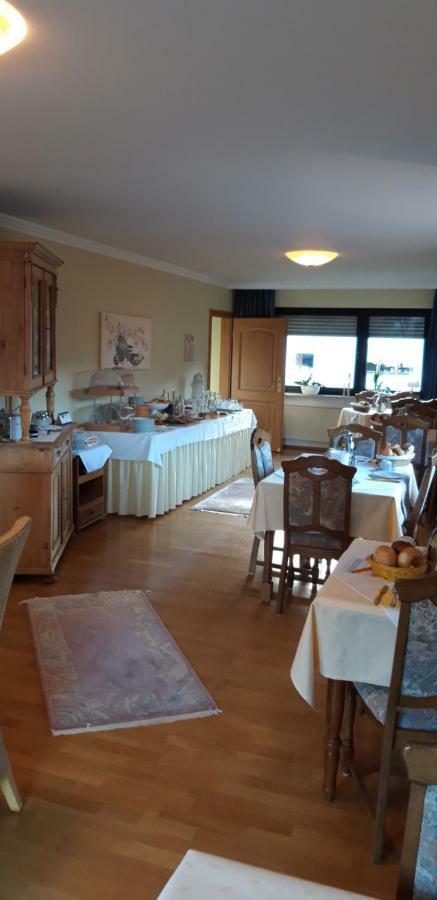 Hôtel Wein & Gastehaus Hermeshof à Trittenheim Extérieur photo
